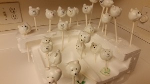 polar bear cake pop - finished